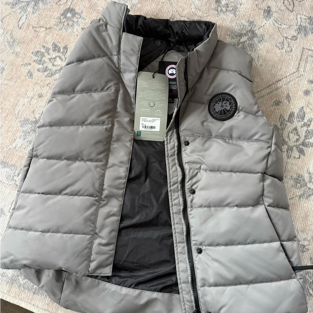 Canada Goose Light Grey canvas Puffer Vest with black Logo Patch - Picture 1 of 10